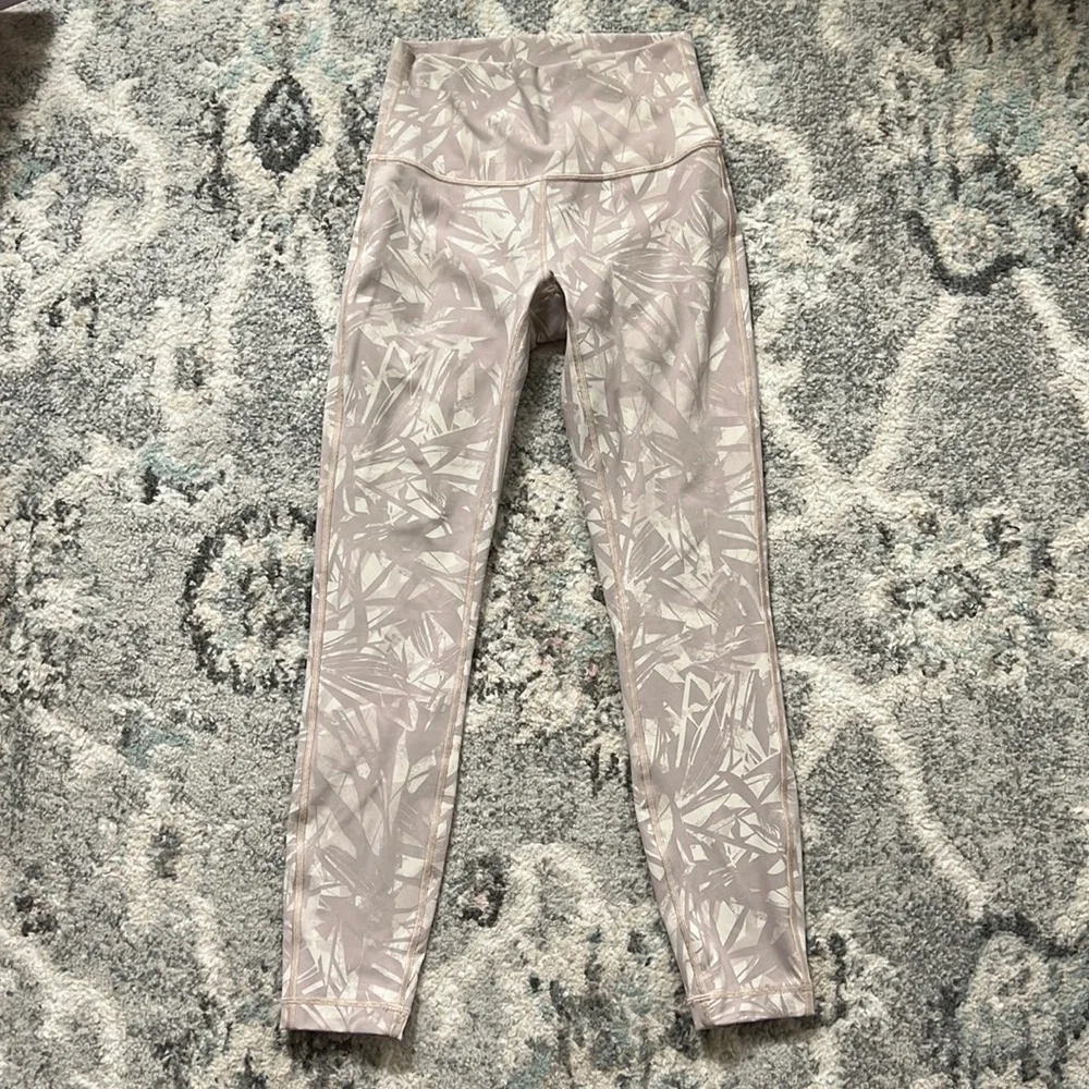 Lululemon Wunder Under High Rise Leggings in Shadow Leaf Light Ivory Muse